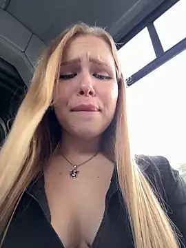 Snapshot of mur_girl chatting on 10/09/25, 12:36 mur girl online show from 10/09/25, 12:36