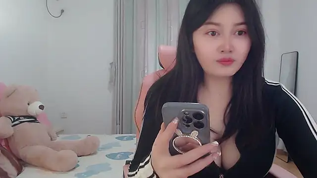 Snapshot of Little-sweet chatting on 03/13/25, 03:00 Little-sweet online show from 03/13/25, 03:00