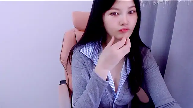 Snapshot of Little-sweet chatting on 09/24/25, 02:48 Little-sweet online show from 09/24/25, 02:48