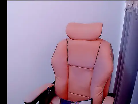 Snapshot of Little-sweet chatting on 10/08/25, 01:47 Little-sweet online show from 10/08/25, 01:47