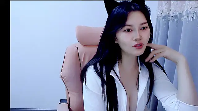 Snapshot of Little-sweet chatting on 10/19/25, 01:28 Little-sweet online show from 10/19/25, 01:28