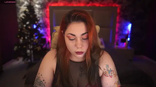 Snapshot of Kittywakee chatting on 12/18/24, 10:08 Kittywakee online show from 12/18/24, 10:08