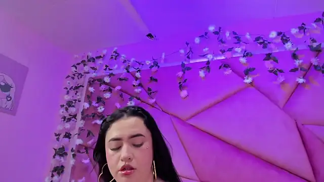 Victoria Rossy online show from 10/29/25, 07:48