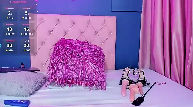 Snapshot of Michelle_busty chatting on 12/20/24, 12:52 Michelle busty online show from 12/20/24, 12:52