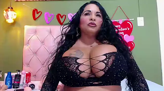 Snapshot of Michelle_busty chatting on 02/14/25, 10:36 Michelle busty online show from 02/14/25, 10:36