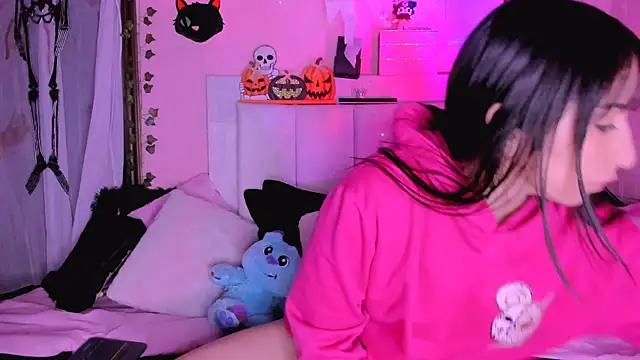 Snapshot of gabyye_capprins chatting on 10/25/25, 12:07 gabyye capprins online show from 10/25/25, 12:07