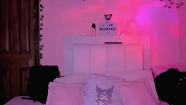 Snapshot of gabyye_capprins chatting on 11/07/25, 12:21 gabyye capprins online show from 11/07/25, 12:21