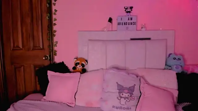 Snapshot of gabyye_capprins chatting on 11/08/25, 12:22 gabyye capprins online show from 11/08/25, 12:22