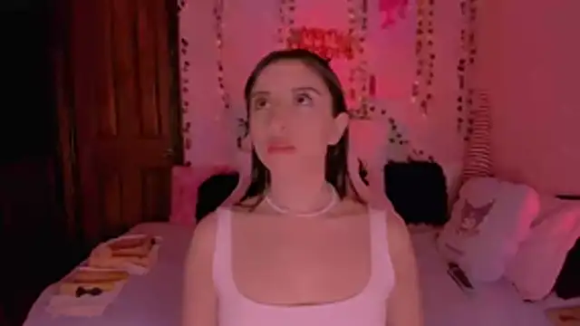 Snapshot of gabyye_capprins chatting on 11/13/25, 12:20 gabyye capprins online show from 11/13/25, 12:20