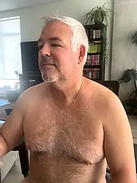 Snapshot of aarosteev2 chatting on 09/17/25, 02:08 aarosteev2 online show from 09/17/25, 02:08