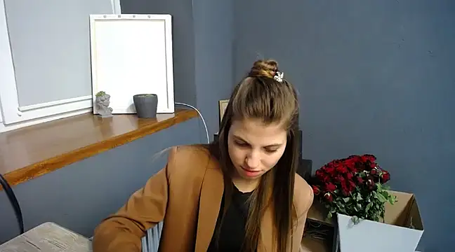 Snapshot of felicity_gold chatting on 02/24/25, 10:37 felicity gold online show from 02/24/25, 10:37