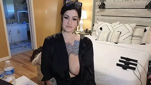 TexasTattooedHouseWife online show from 03/12/25, 09:45