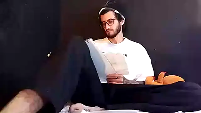 Loggan donnelly online show from 10/27/25, 07:29