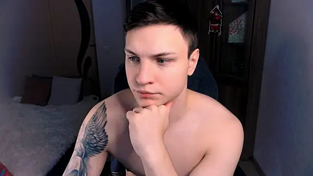 handsome guy01 online show from 12/17/24, 10:32