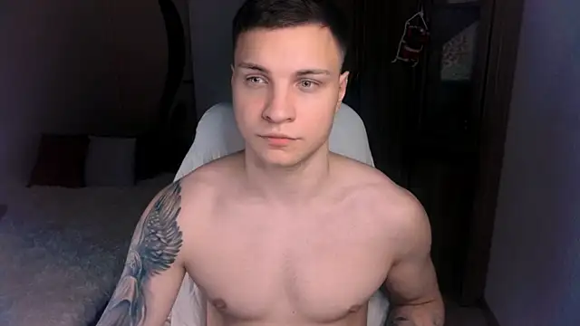 handsome guy01 online show from 12/30/24, 12:11