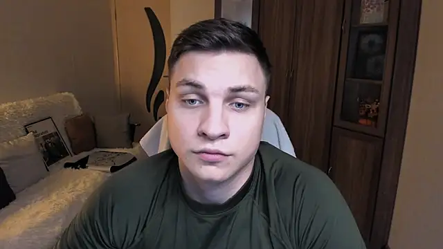 handsome guy01 online show from 09/24/25, 05:38