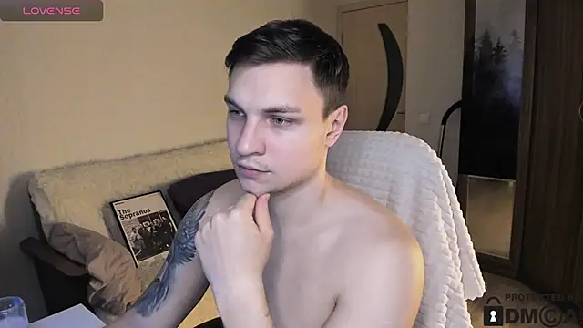 handsome guy01 online show from 10/16/25, 11:06