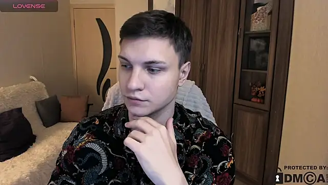 handsome guy01 online show from 11/09/25, 06:55