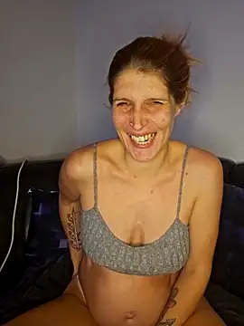 Snapshot of Lenchen_ chatting on 11/08/25, 08:51 Lenchen online show from 11/08/25, 08:51