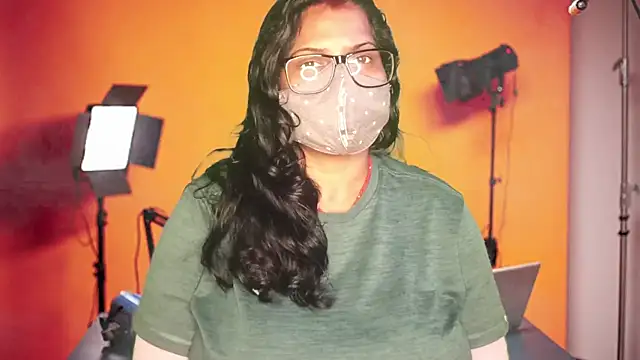 mamoni91 online show from 10/28/25, 03:43