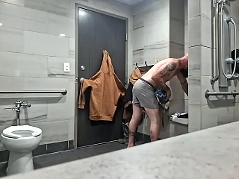 Cantufamily1979 online show from 10/30/25, 05:42