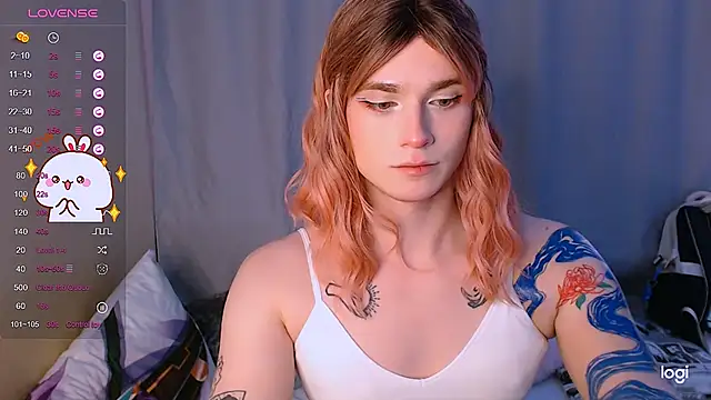 Snapshot of Alice_Hells chatting on 01/24/25, 10:11 Alice Hells online show from 01/24/25, 10:11