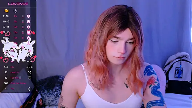 Snapshot of Alice_Hells chatting on 02/19/25, 05:05 Alice Hells online show from 02/19/25, 05:05