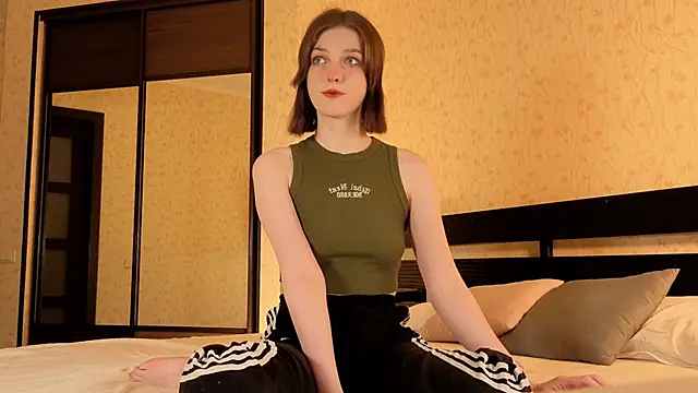 Snapshot of Sweet_Paradox chatting on 11/29/25, 12:13 Sweet Paradox online show from 11/29/25, 12:13