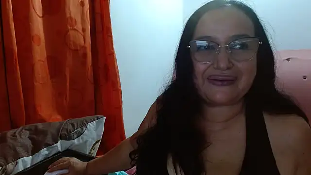GiaNahomi online show from 02/07/25, 03:01