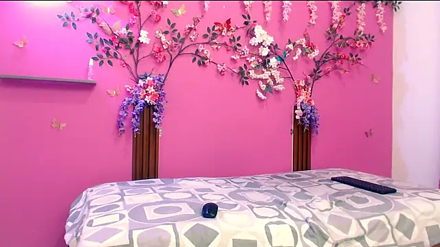 analdeepalejandra18 online show from 10/27/25, 07:07