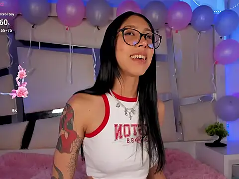 Mis  lola online show from 11/11/25, 09:15