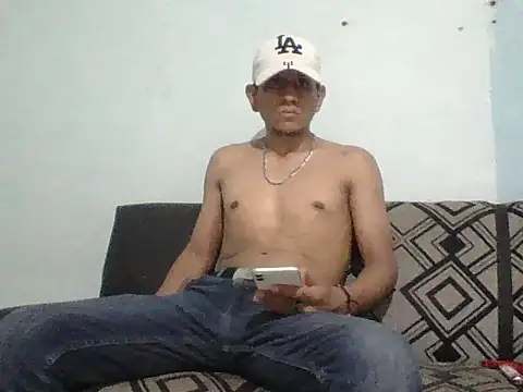 Snapshot of oiram27 chatting on 09/24/25, 05:33 oiram27 online show from 09/24/25, 05:33