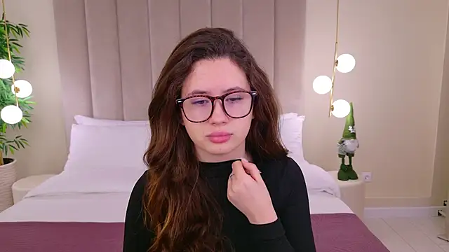 milaleoneli online show from 01/10/25, 01:31