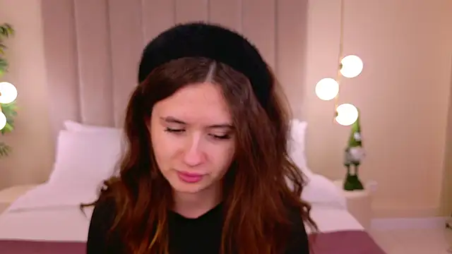 milaleoneli online show from 01/10/25, 05:02