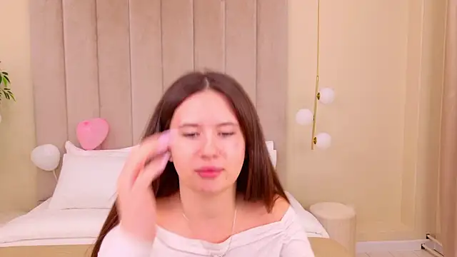 milaleoneli online show from 02/11/25, 12:37