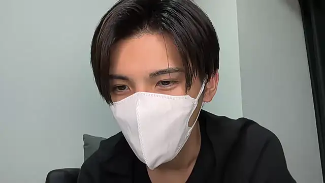 Snapshot of Lio_kun chatting on 12/17/24, 01:05 Lio kun online show from 12/17/24, 01:05