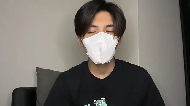 Snapshot of Lio_kun chatting on 01/05/25, 01:26 Lio kun online show from 01/05/25, 01:26