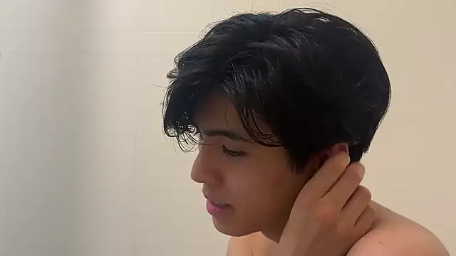 Snapshot of Lio_kun chatting on 10/06/25, 10:12 Lio kun online show from 10/06/25, 10:12