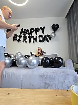 Snapshot of Vipbus chatting on 10/26/25, 11:27 Vipbus online show from 10/26/25, 11:27