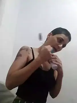 Snapshot of Luci_foxx chatting on 01/14/25, 04:57 Luci foxx online show from 01/14/25, 04:57