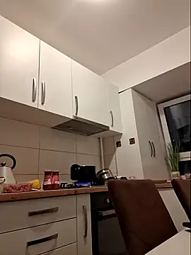 AveryWillow online show from 02/02/25, 06:53