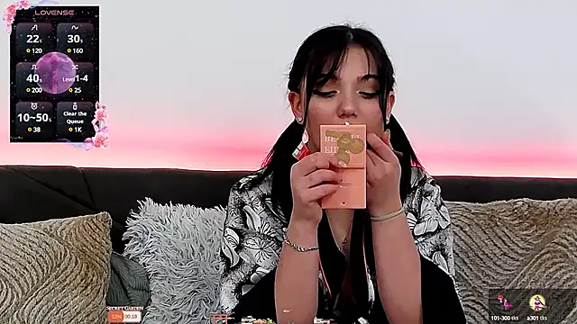 AveryWillow online show from 02/12/25, 08:40