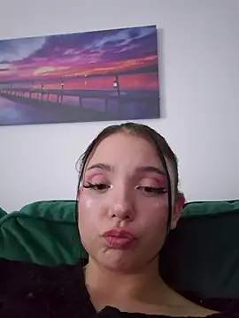 AveryWillow online show from 09/16/25, 11:11