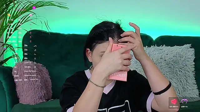 AveryWillow online show from 10/04/25, 03:15