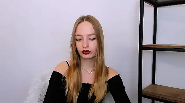 Snapshot of LilaGold chatting on 12/02/24, 11:34 LilaGold online show from 12/02/24, 11:34