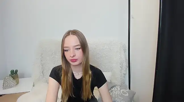 Snapshot of LilaGold chatting on 01/06/25, 06:52 LilaGold online show from 01/06/25, 06:52