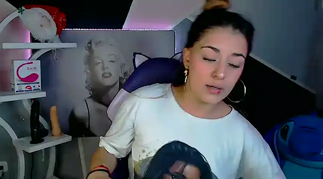 Snapshot of Samanta_james19 chatting on 12/14/24, 03:47 Samanta james19 online show from 12/14/24, 03:47