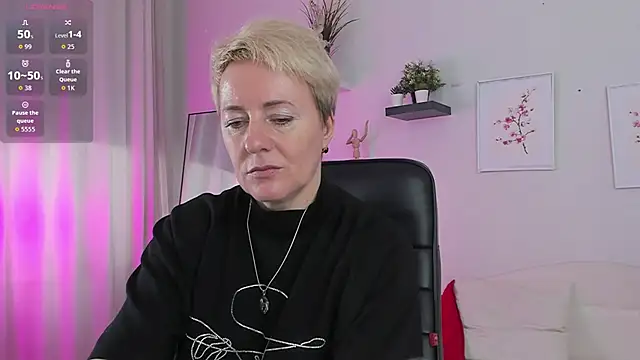 Nika Smit online show from 10/10/25, 10:14