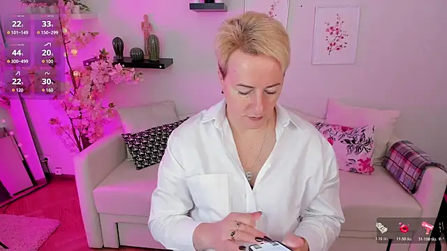 Nika Smit online show from 10/19/25, 05:19