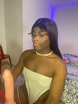 Snapshot of bigcrisblack chatting on 12/21/24, 06:30 bigcrisblack online show from 12/21/24, 06:30